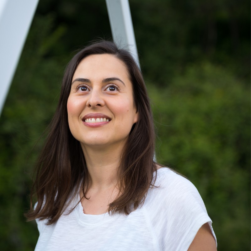 caroline-yazi-800x800